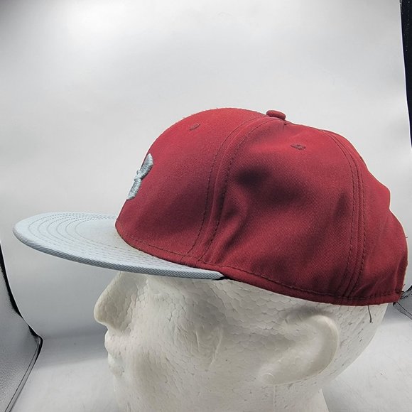 Under Armour Red Hat Cap Adjustable Comfort Lightweight Outdoors - Picture 2 of 11